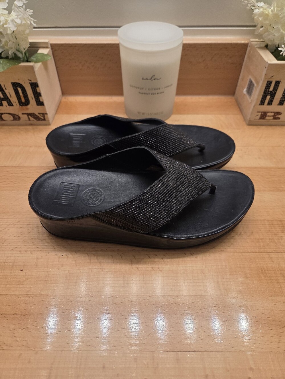 FitFlop Lulu Crystal Embellished Toe-Post Sandals Black Patent Womens Size 8